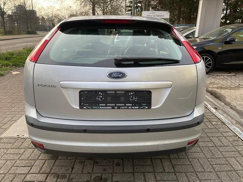 Second-hand Ford Focus Style 145 CP (106 kW) 2007 Argintiu Break