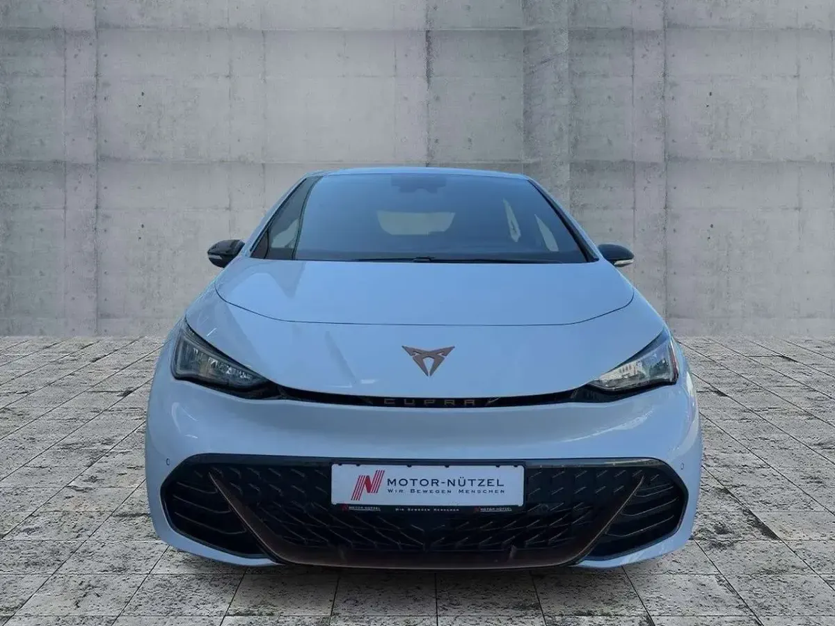 Second-hand Cupra Born 169 kW (231 CP) 2023 Alb Hatchback