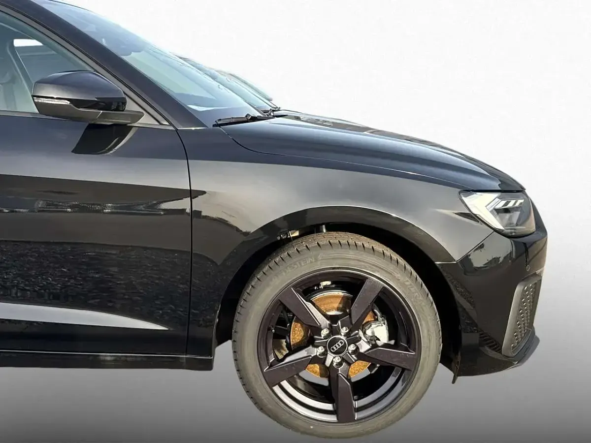 Neu Audi A1 Sport 116 PS (85 kW) 2025 Mythosschwarz metallic SUV