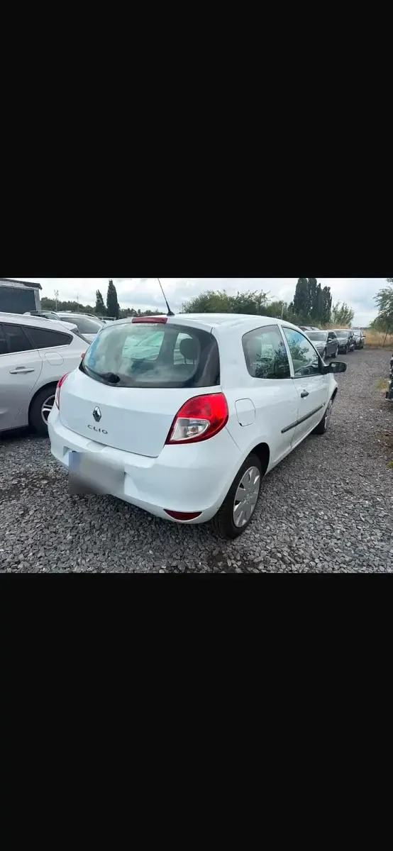Gebraucht Renault Clio 75 PS (55 kW) 2012 Weiß Kleinwagen