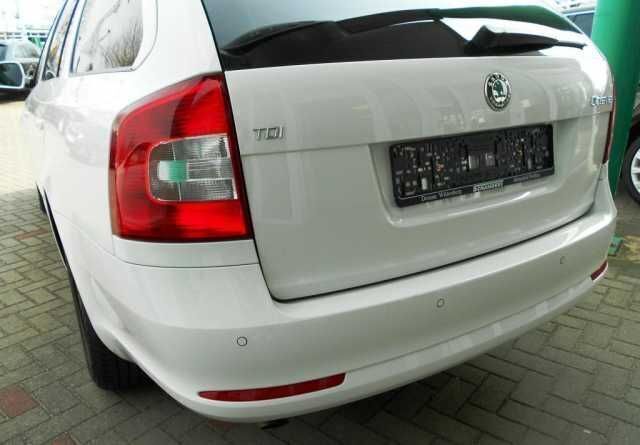 Gebraucht Skoda Octavia Ambition 105 PS (77 kW) 2013 Weiß Kombi