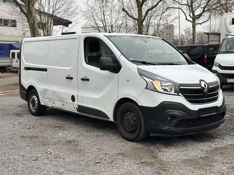 Gebraucht Renault Trafic Komfort 145 PS (106 kW) 2021 Weiß Van / Kleinbus