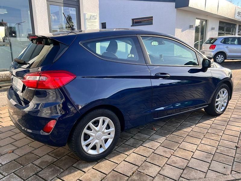 Gebraucht Ford Fiesta Trend 101 PS (74 kW) 2018 Blau Kleinwagen