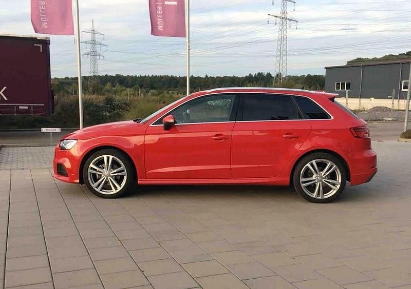 Gebraucht Audi A3 S-Line 131 PS (96 kW) 2019 Rot Limousine