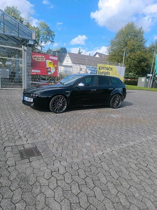 Schwarz Gebraucht 2007 Alfa Romeo 159 Ti Kombi | 2.799 € (Guter Preis) - Bild 1/4