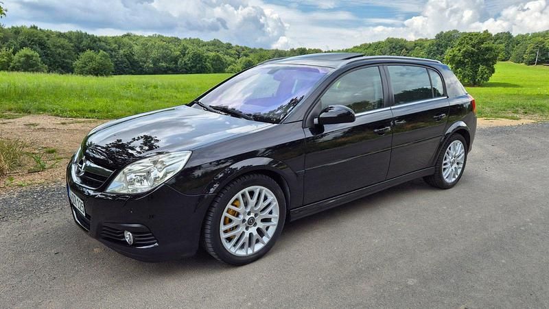 Schwarz Gebraucht 2005 Opel Signum Cosmo Kombi | 2.850 € (Fairer Preis) - Bild 1/4