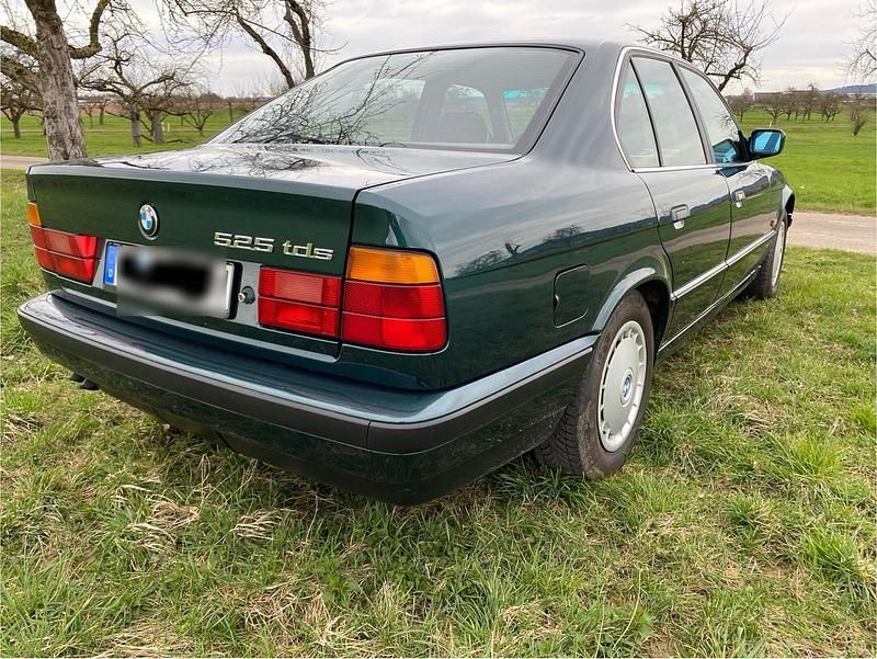 Gebraucht BMW 525 141 PS (103 kW) 1992 Grün Limousine