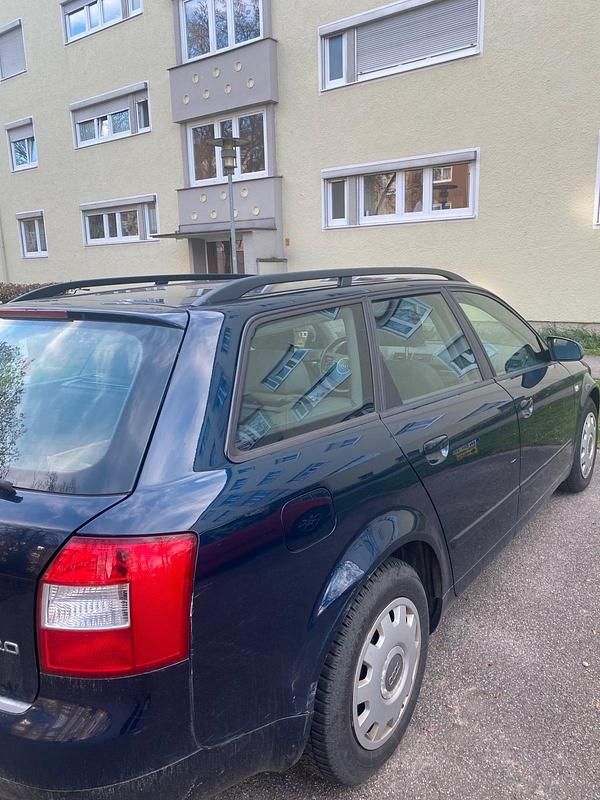 Gebraucht Audi A4 130 PS (95 kW) 2004 Blau Kombi