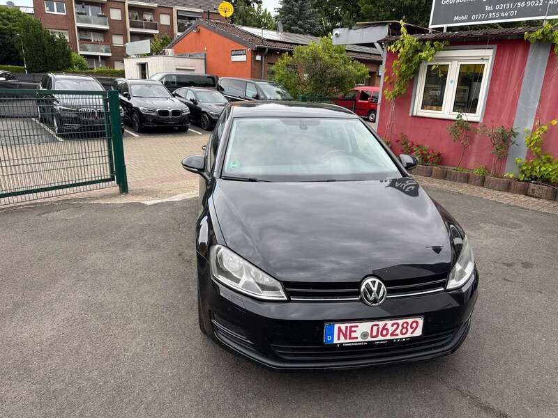 Deep black perleffekt Gebraucht 2013 VW Golf VII Comfortline Kleinwagen | 5.850 € (Superpreis) - Bild 1/4