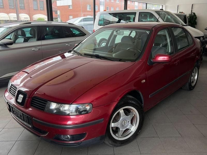 Rot Gebraucht 1999 Seat Toledo Limousine | 2.900 € (Teuer) - Bild 1/4