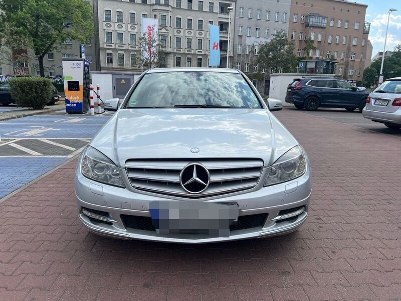 Silber Gebraucht 2011 Mercedes C250 Avantgarde Limousine | 7.000 € (Fairer Preis) - Bild 1/4