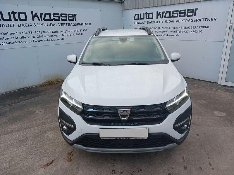 Gebraucht Dacia Sandero Comfort 101 PS (74 kW) 2021 Weiß SUV