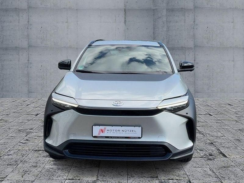 Gebraucht Toyota bZ4X 150 kW (204 PS) 2025 Silber SUV