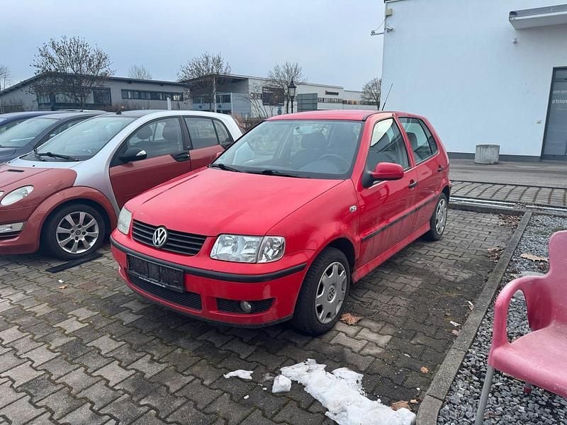 Rot Gebraucht 2000 VW Polo Limousine | 1.499 € (Fairer Preis) - Bild 1/4