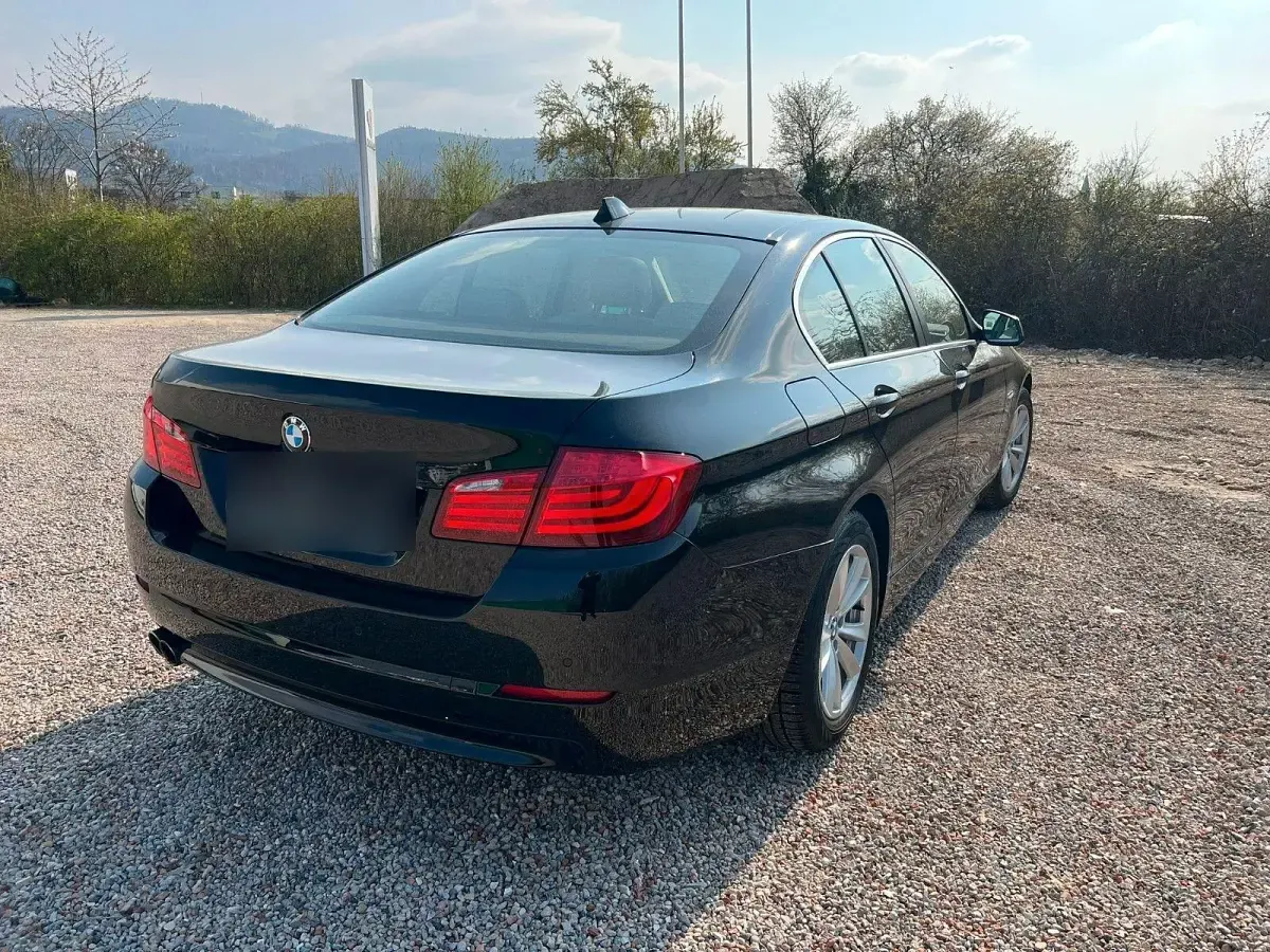 Gebraucht BMW 530 258 PS (189 kW) 2011 Schwarz Limousine