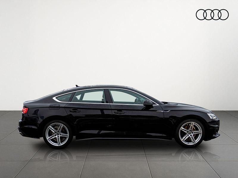 Gebraucht Audi A5 Sportback Basis 150 PS (110 kW) 2022 Brillantschwarz Kleinwagen