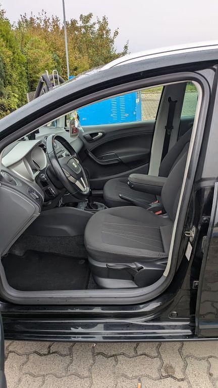 Schwarz Gebraucht 2011 Seat Ibiza Copa Limousine | 3.500 € (Fairer Preis) - Bild 1/4