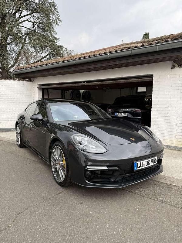 Second-hand Porsche Panamera 680 CP (500 kW) 2019 Gri Break