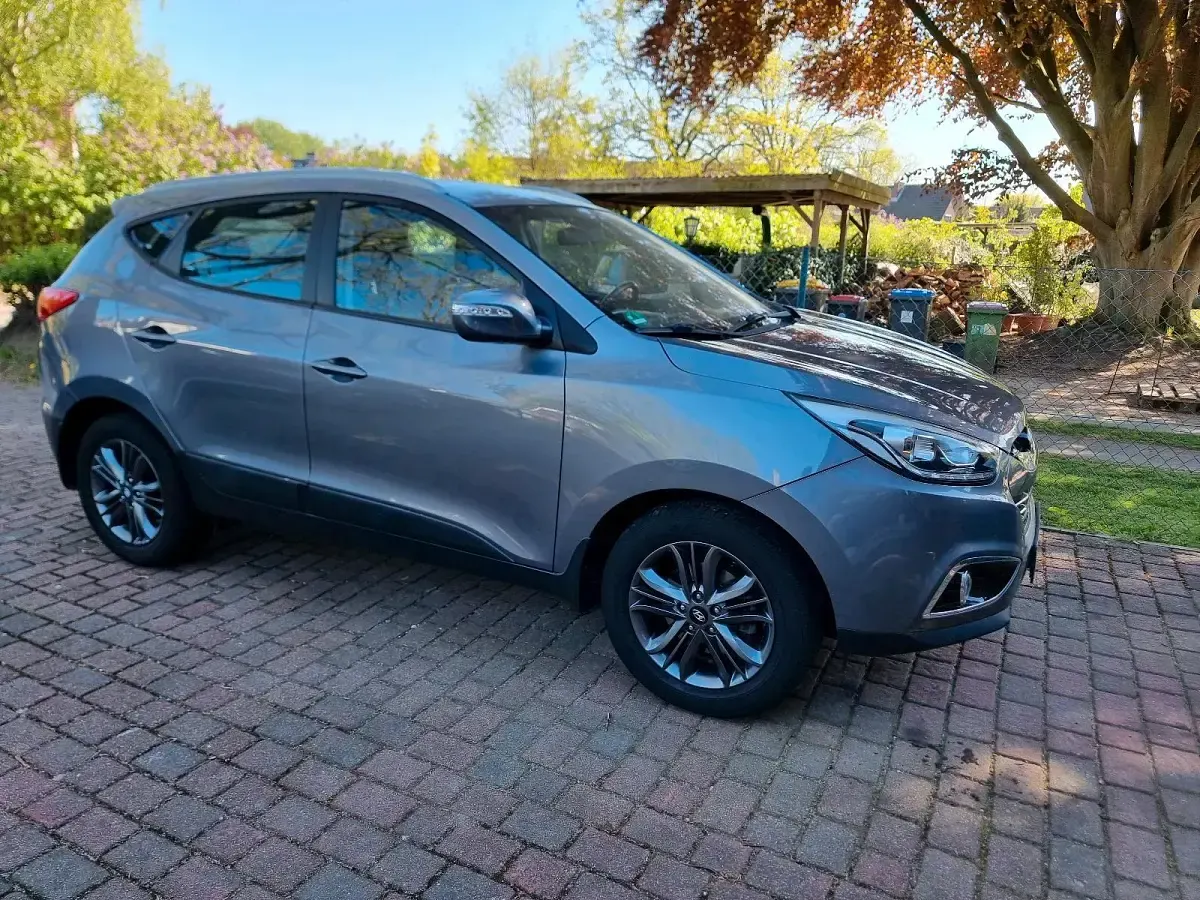 Gebraucht Hyundai ix35 140 PS (102 kW) 2015 Grau SUV