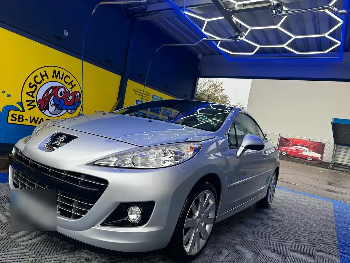 Gebraucht Peugeot 207 CC 120 PS (88 kW) 2012 Silber Cabrio