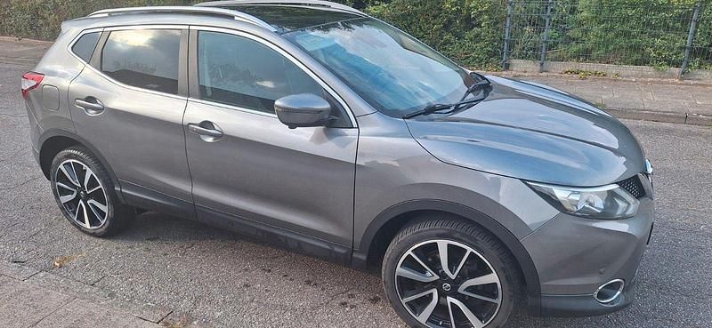 Gebraucht Nissan Qashqai Tekna 163 PS (119 kW) 2014 Grau SUV