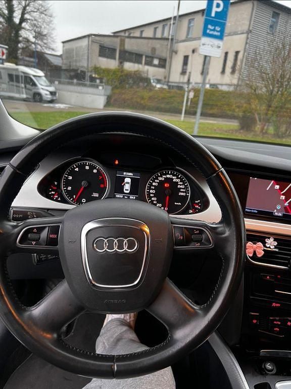 Gebraucht Audi A4 Ambiente 160 PS (117 kW) 2011 Silber Limousine