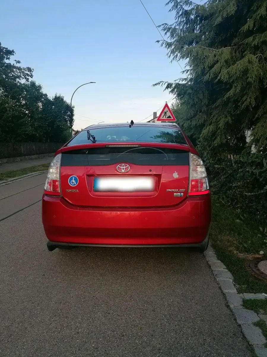 Gebraucht Toyota Prius 77 PS (56 kW) 2006 Rot Kleinwagen