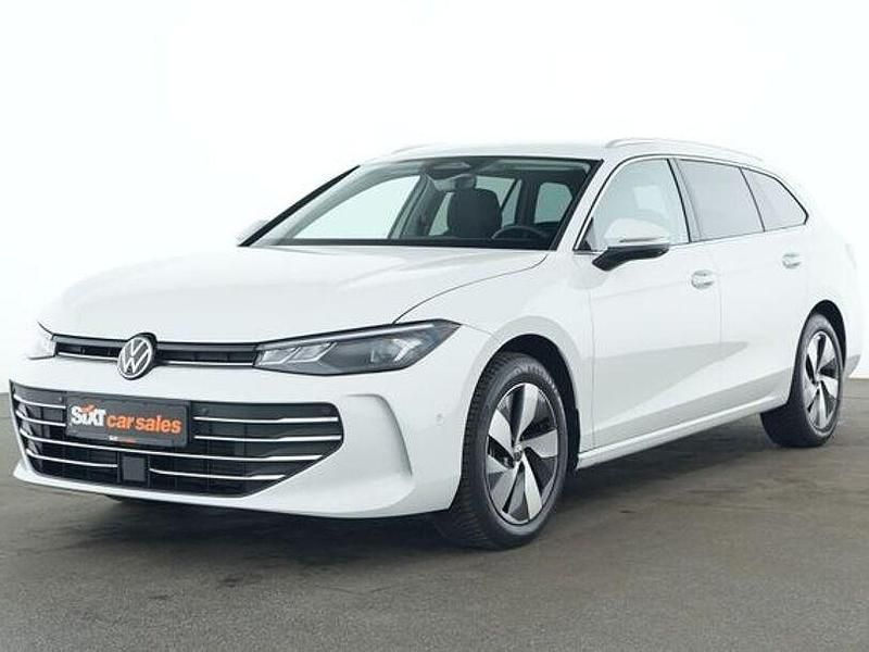 Gebraucht VW Passat IQ Drive 150 PS (110 kW) 2025 Weiß Kombi