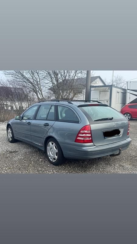 Gebraucht Mercedes C180 143 PS (105 kW) 2005 Blau Kombi