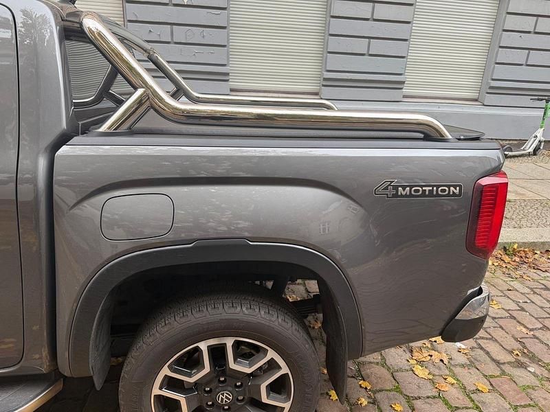 Gebraucht VW Amarok 241 PS (177 kW) 2024 Grau Pickup