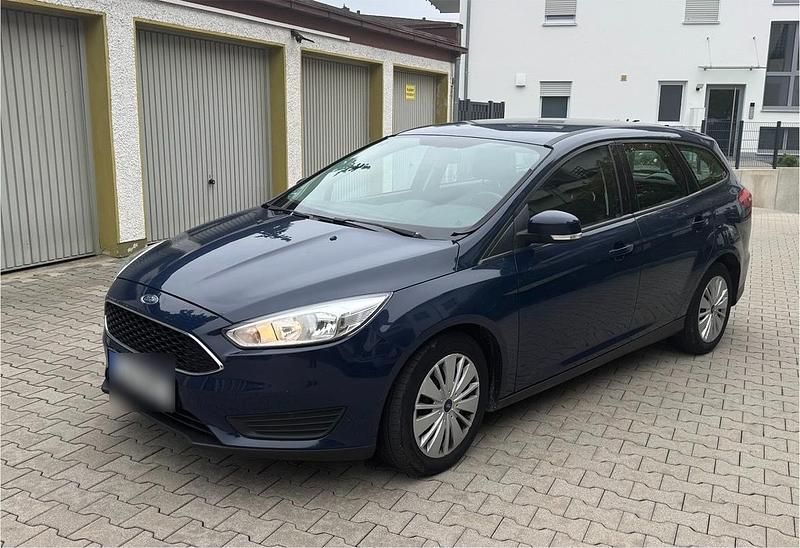 Second-hand Ford Focus 120 CP (88 kW) 2017 Albastru Break