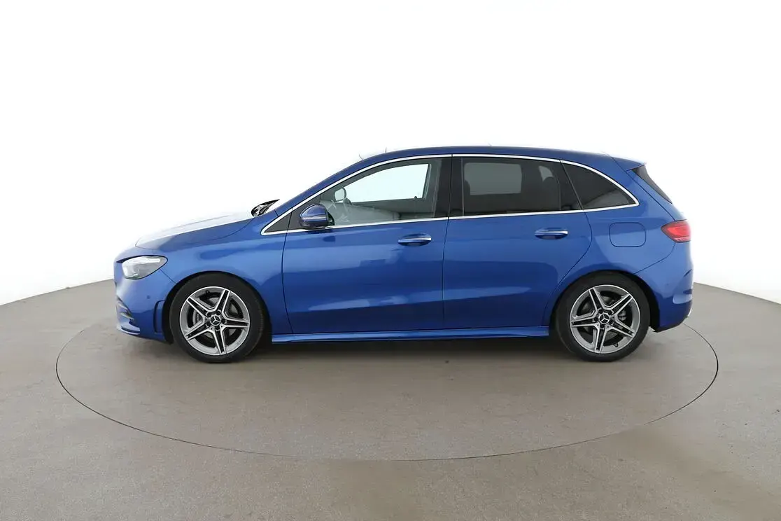 Gebraucht Mercedes B200 AMG line 177 PS (130 kW) 2024 Blau Kleinwagen