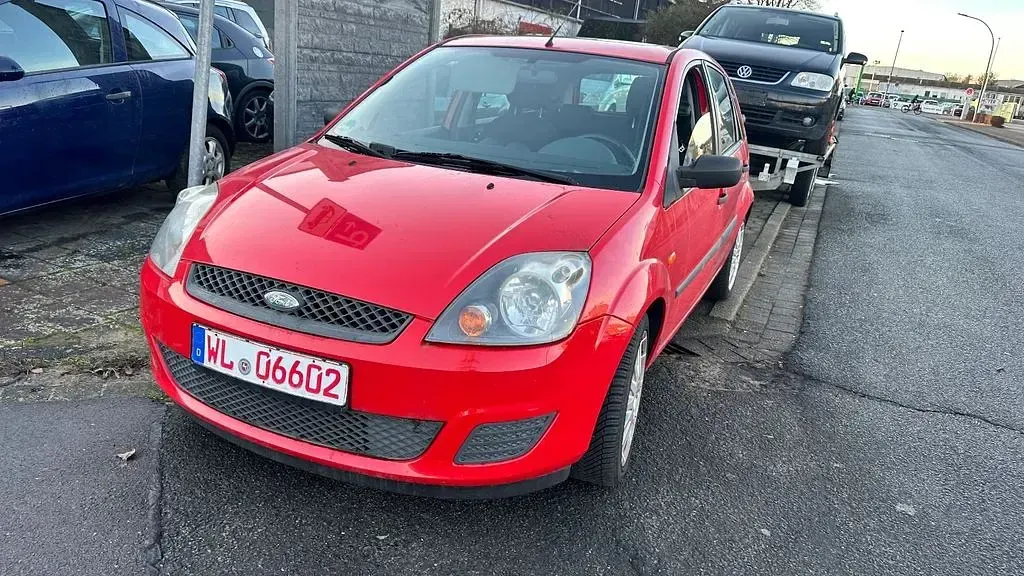 Gebraucht Ford Fiesta Trend 69 PS (50 kW) 2006 Rot Kleinwagen