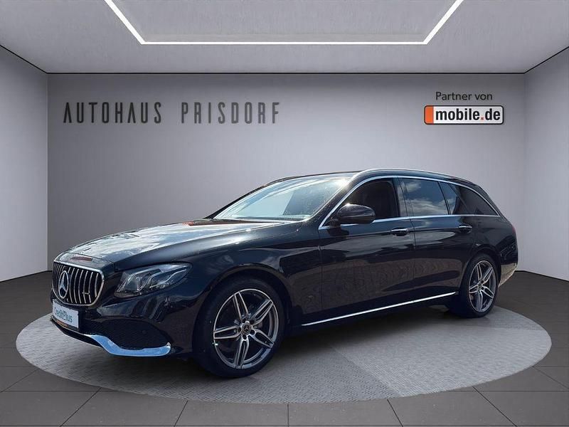 Schwarz Gebraucht 2017 Mercedes E200 AMG Kombi | 23.950 € (Guter Preis) - Bild 1/4