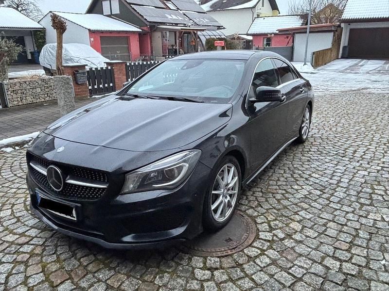 Schwarz Gebraucht 2013 Mercedes CLA250 AMG line Limousine | 17.800 € (Fairer Preis) - Bild 1/4