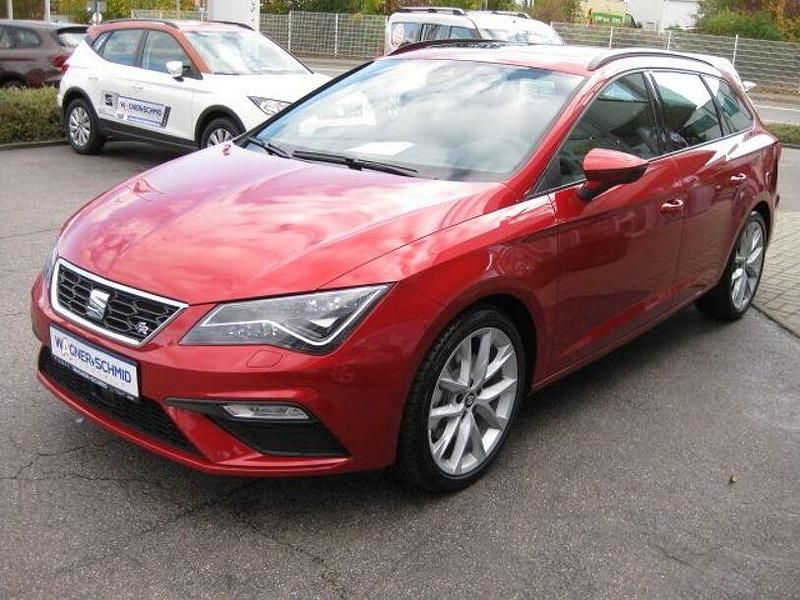 Desire red (rot) Gebraucht 2019 Seat Leon FR Limousine | 21.790 € (Teuer) - Bild 1/4