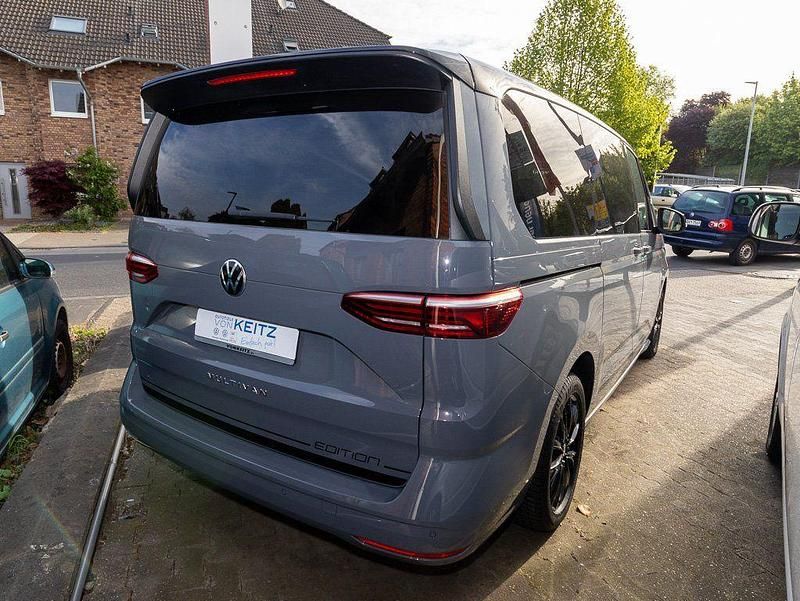 Second-hand VW Multivan Edition 150 CP (110 kW) 2024 Gri Monovolum