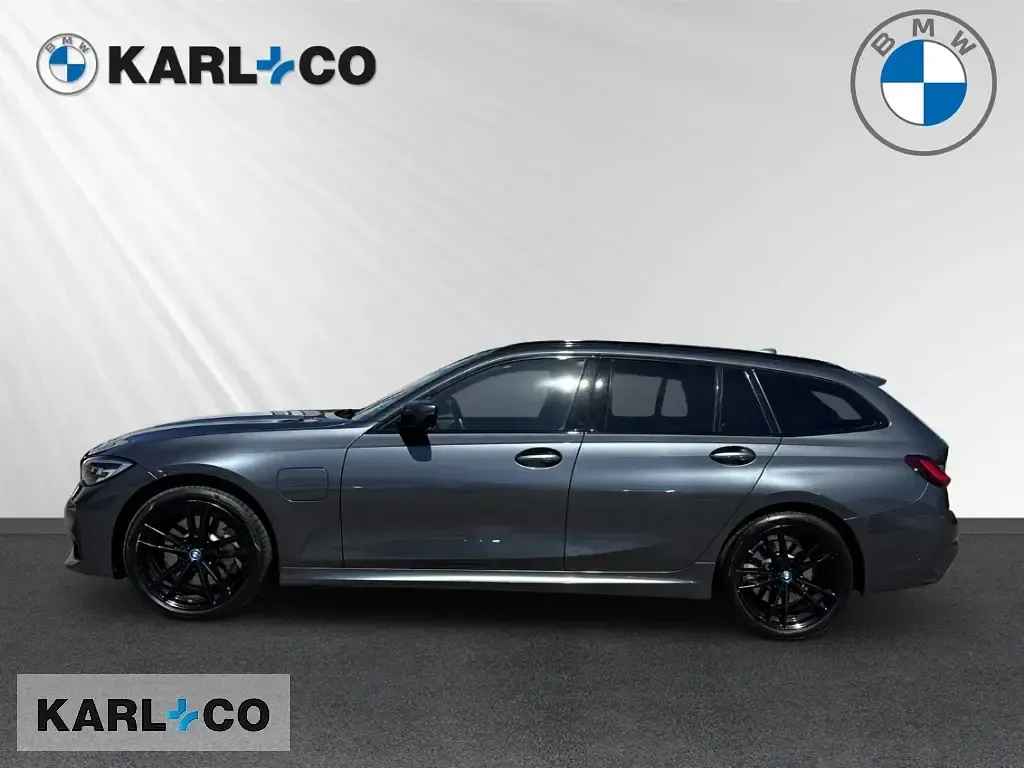Gebraucht BMW 330e M Sport 292 PS (214 kW) 2022 Mineralgrau metallic Kombi