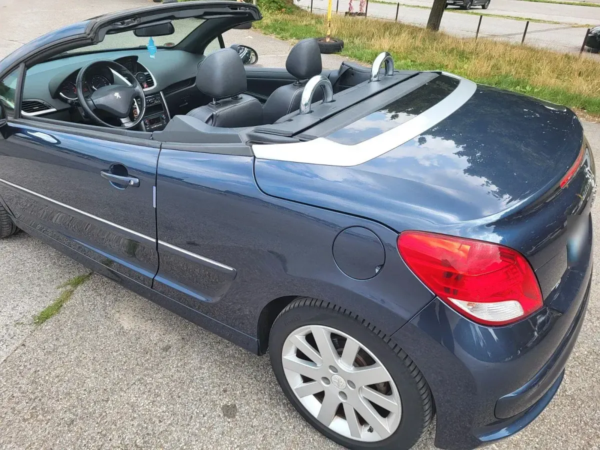 Gebraucht Peugeot 207 111 PS (81 kW) 2012 Blau Cabrio