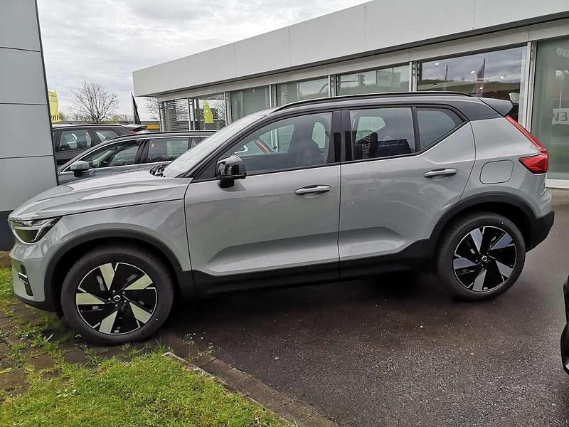 Gebraucht Volvo XC40 Plus 175 kW (238 PS) 2024 Vapour grey SUV