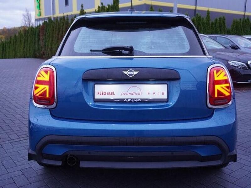 Gebraucht Mini ONE Classic 102 PS (75 kW) 2022 Blau Kleinwagen