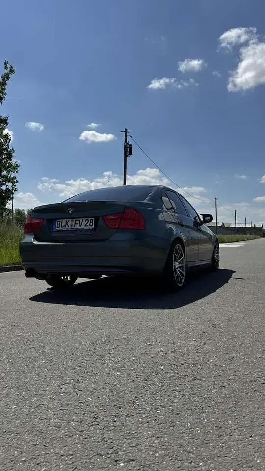 Gebraucht BMW 318 Performance 143 PS (105 kW) 2009 Grün Limousine
