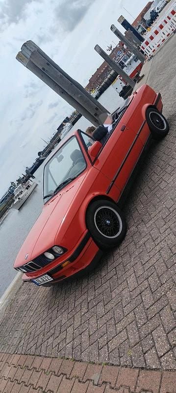 Rot Gebraucht 1992 BMW 318 Cabriolet Cabrio | 7.500 € - Bild 1/4
