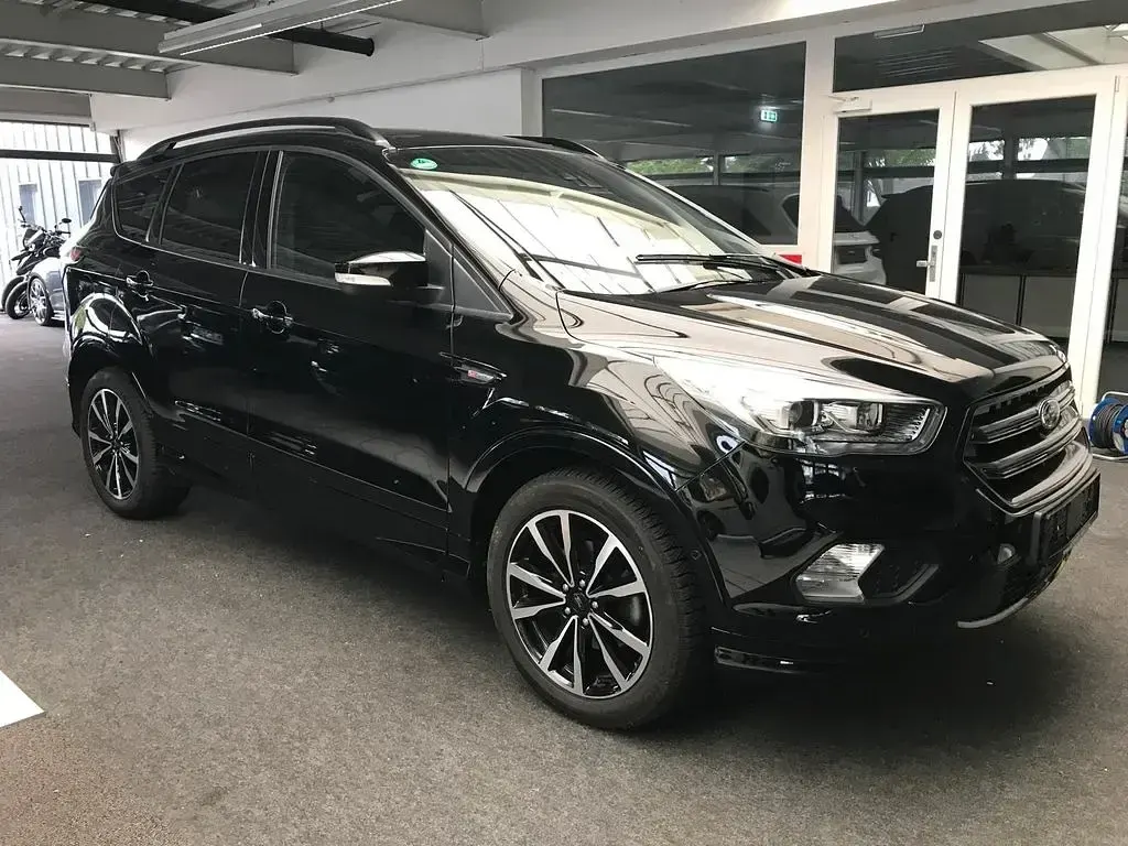 Gebraucht Ford Kuga ST-Line 150 PS (110 kW) 2018 Schwarz SUV