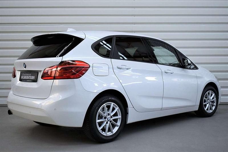 Gebraucht BMW 218 Advantage 136 PS (100 kW) 2017 Mineralweiß metallic Van / Kleinbus
