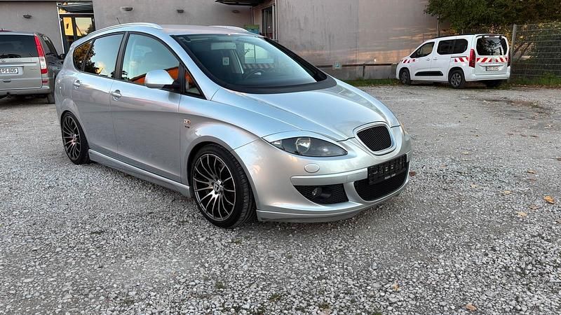 Silber Gebraucht 2009 Seat Altea XL Van / Kleinbus | 3.000 € (Guter Preis) - Bild 1/4