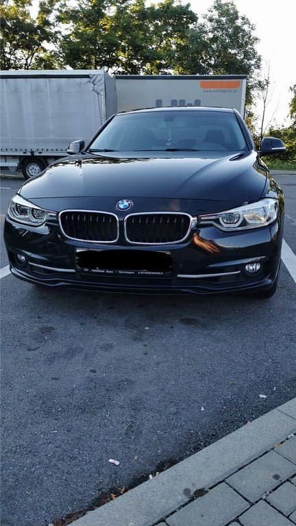 Schwarz Gebraucht 2015 BMW 325 Sport Line Limousine | 18.500 € - Bild 1/4