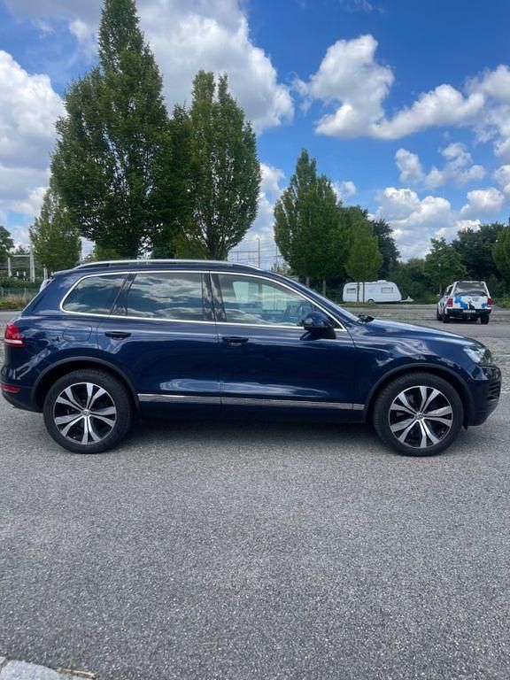 Blau Gebraucht 2012 VW Touareg Exclusive SUV | 15.450 € (Guter Preis) - Bild 1/4