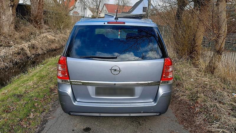 Gebraucht Opel Zafira 150 PS (110 kW) 2009 Grau Van / Kleinbus
