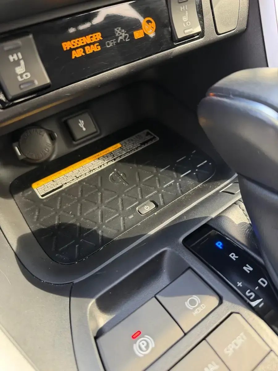 Gebraucht Toyota RAV4 Hybrid 218 PS (160 kW) 2021 Weiß SUV